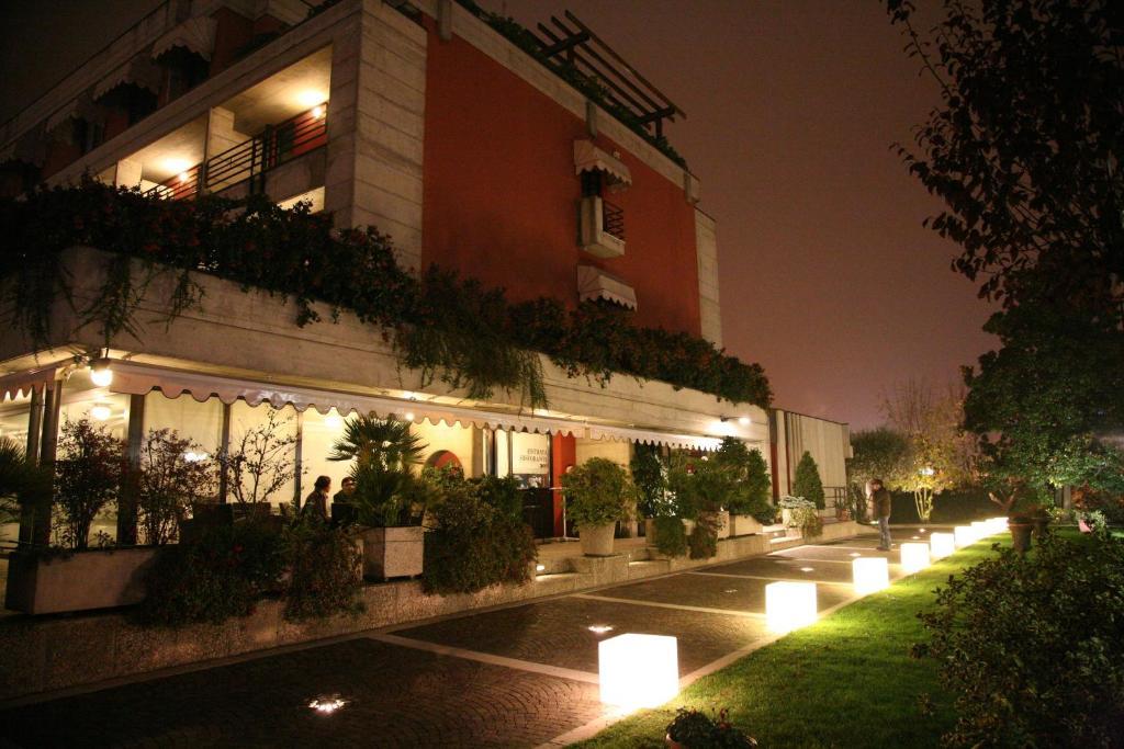 Hotel Pergola レニャーゴ エクステリア 写真