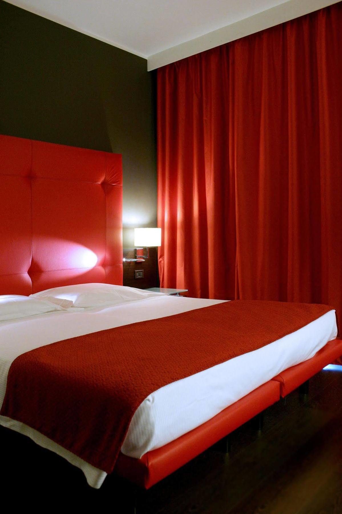 Hotel Pergola レニャーゴ エクステリア 写真
